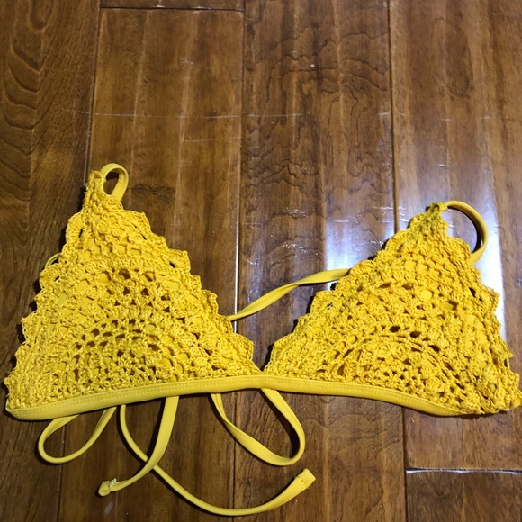🙂 yellow crochet top - Picture 2 of 2
